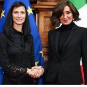 Bilaterale su innovazione e ricerca: Il Ministro Bernini incontra la Commissaria europea Mariya Gabriel.