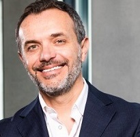 Vincenzo Esposito  nuovo AD di Microsoft Italia al posto di Silvia Candiani che diventa Vice President Telecommunication