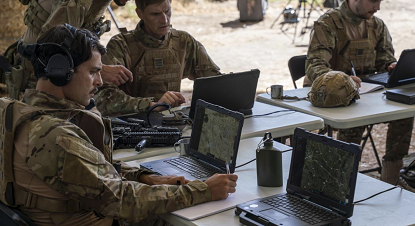Thales presenta HexaForce, il nuovo sistema di Comando e Controllo multidominio basato sull’IA